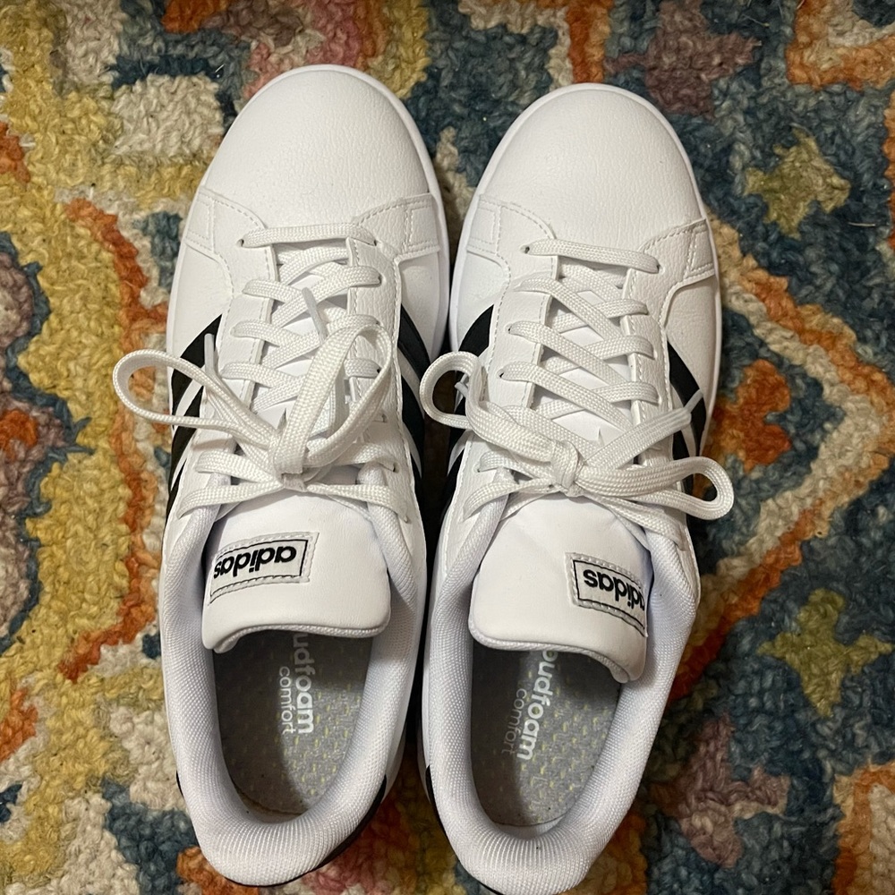 Women’s adidas grand court